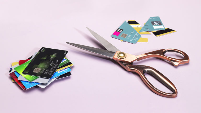 4 comportamentos que podem levar você a uma armadilha da dívida do cartão de crédito